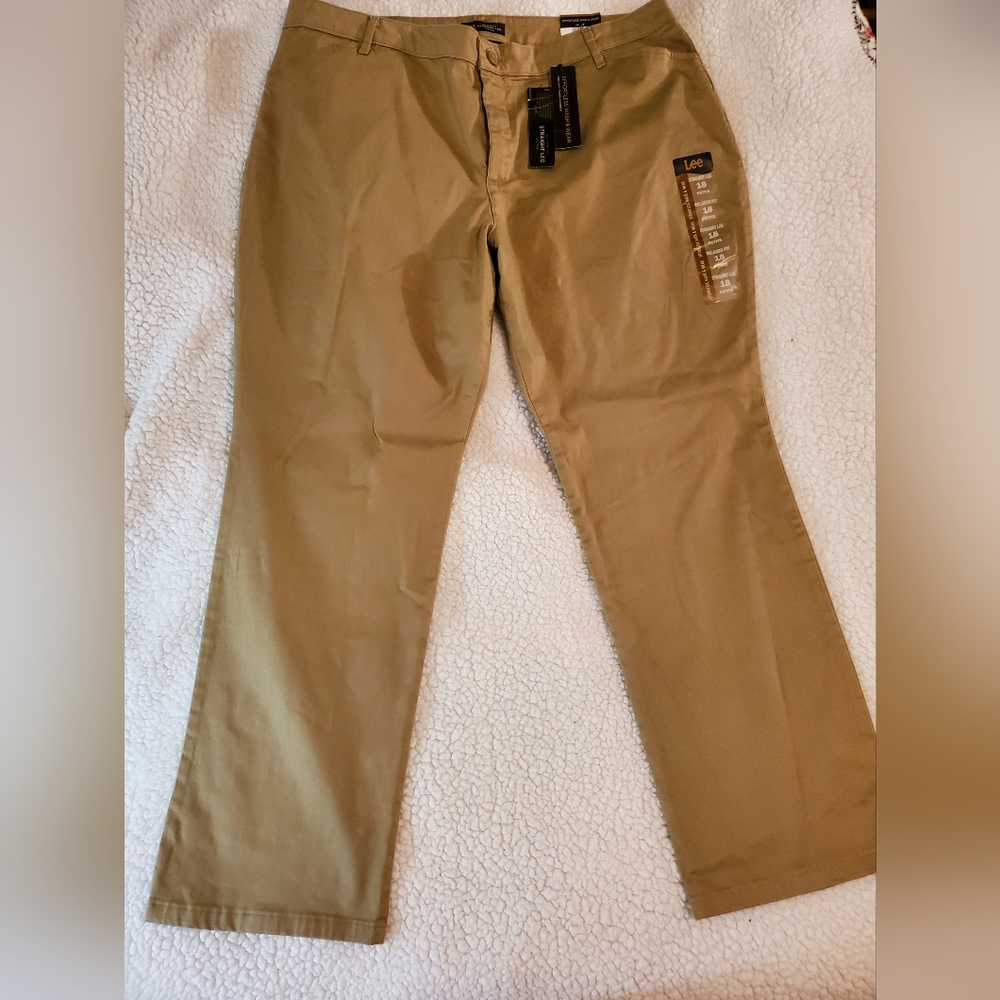 Lee Womens Straight Leg 18 petite Tan Chinos Classic Style NWT